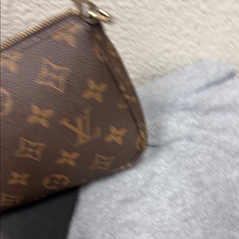 source Unknown Monogram Brown Pochette Chain Wris… - image 6